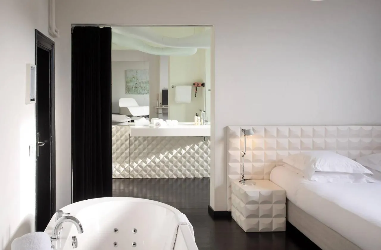 B&B Suites Feek Antwerp 5*,
